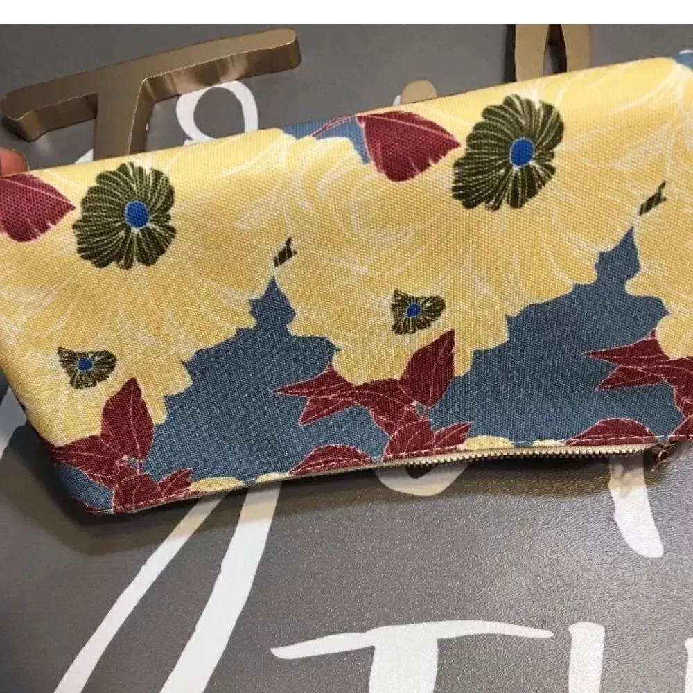 ‎NWT Rachel Pally floral clutch purse